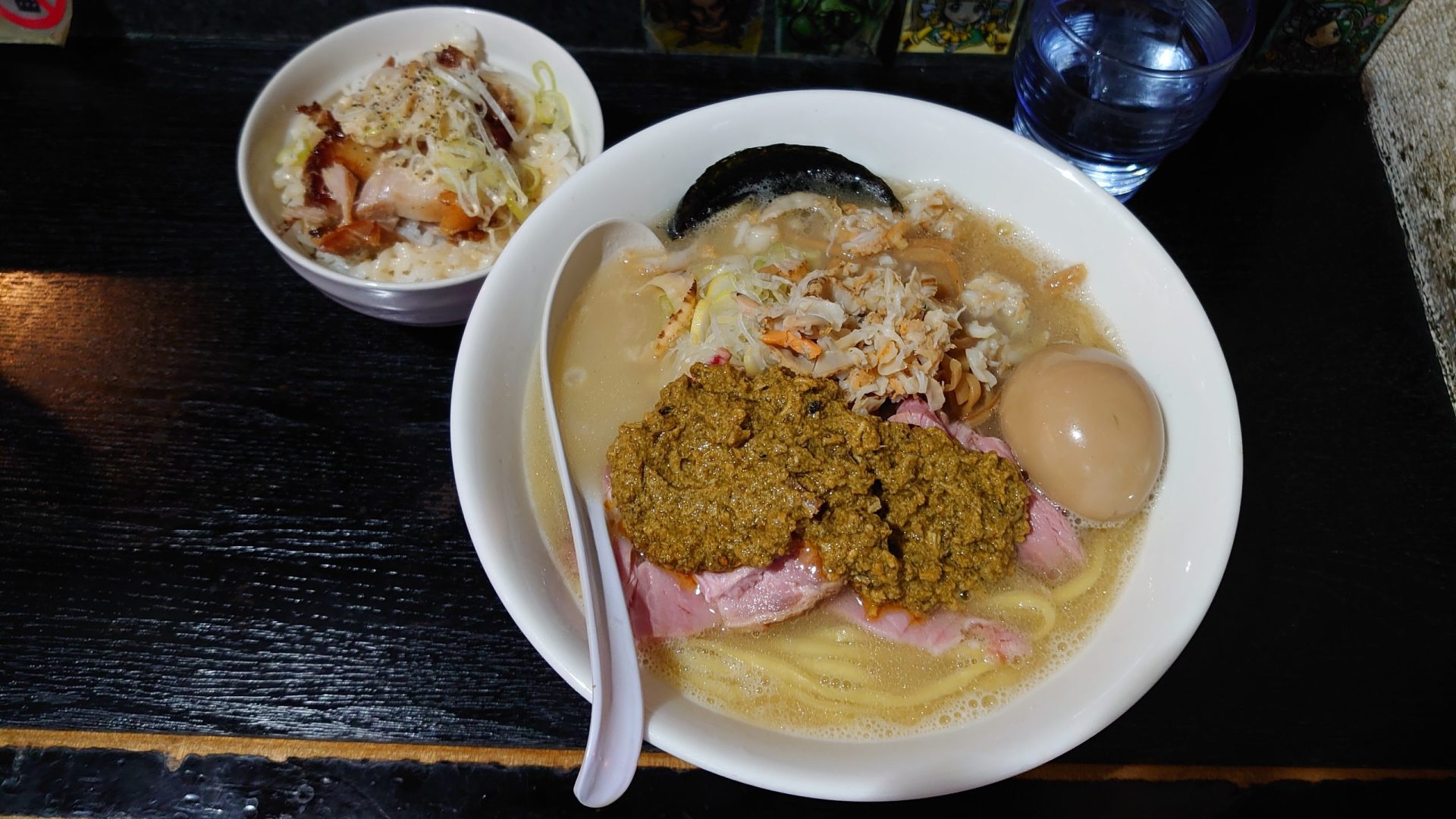 塩そば専門店桑ばら ムール貝と帆立の塩ミキサー チャーマヨ丼 東京都豊島区池袋駅 22 1 29の日替の裏そばです メニュー名の通りムール貝などをミキサー状にしたと思われる具材が良いアクセントな限定をいただきました Sakamani さかまにの都内中心のラーメン 塩そば専門店桑ばら ムール貝と帆立の塩ミキサー チャーマヨ丼 東京都豊島区池袋駅 22 1 29の日替の裏そばです メニュー名の通りムール貝などをミキサー状にしたと思われる具材が良いアクセントな限定をいただきました Sakamani さかまにの都内中心のラーメン